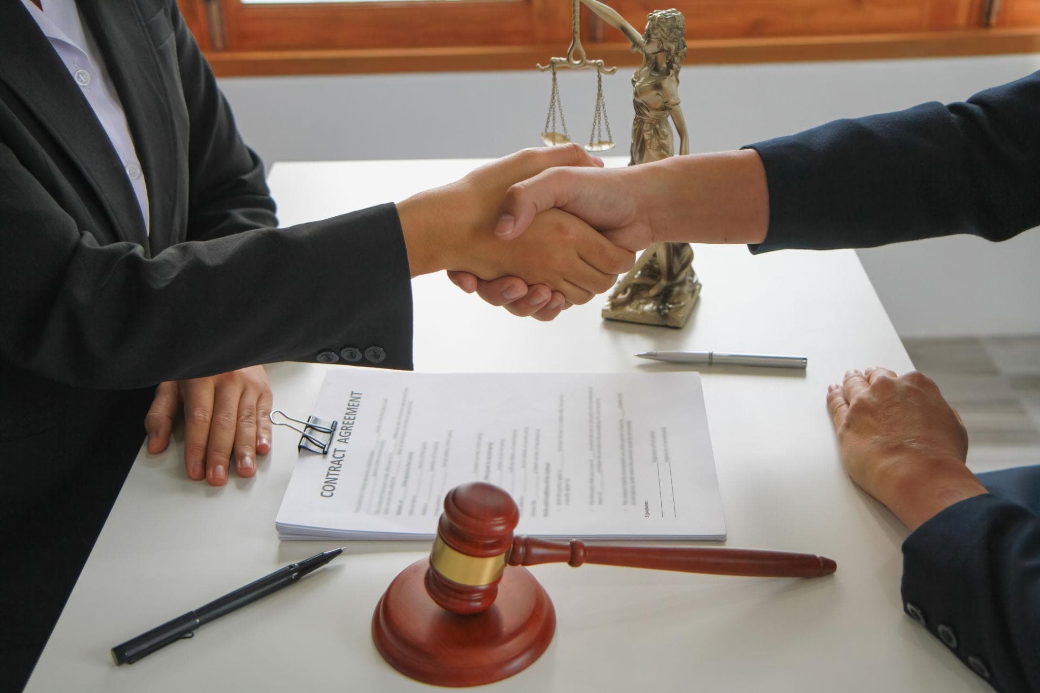 Advogado para contratos em Volta Redonda RJ